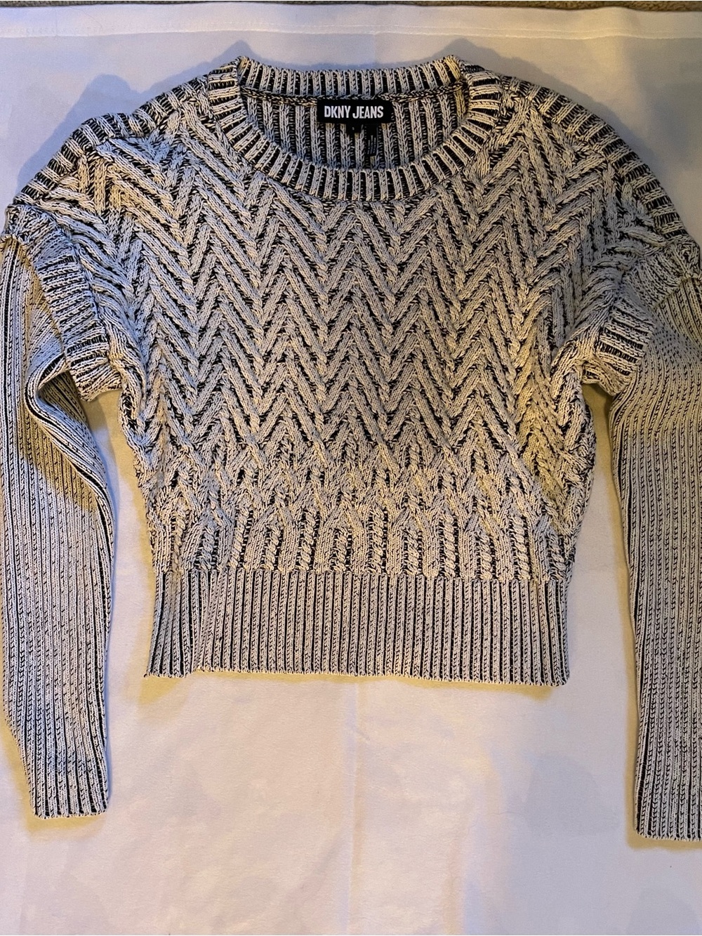 DKNYWomen's Black & White Chevron Knit Sweater cotton blend